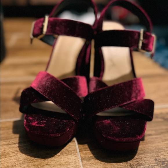 Heels - Picture 4 of 5